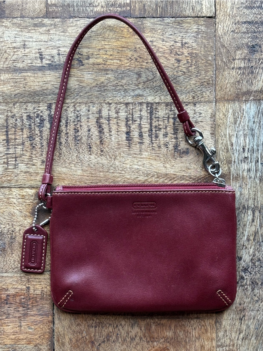 🍁🍂♥️Y2K COACH Skinny Mini Wristlet♥️🍂🍁